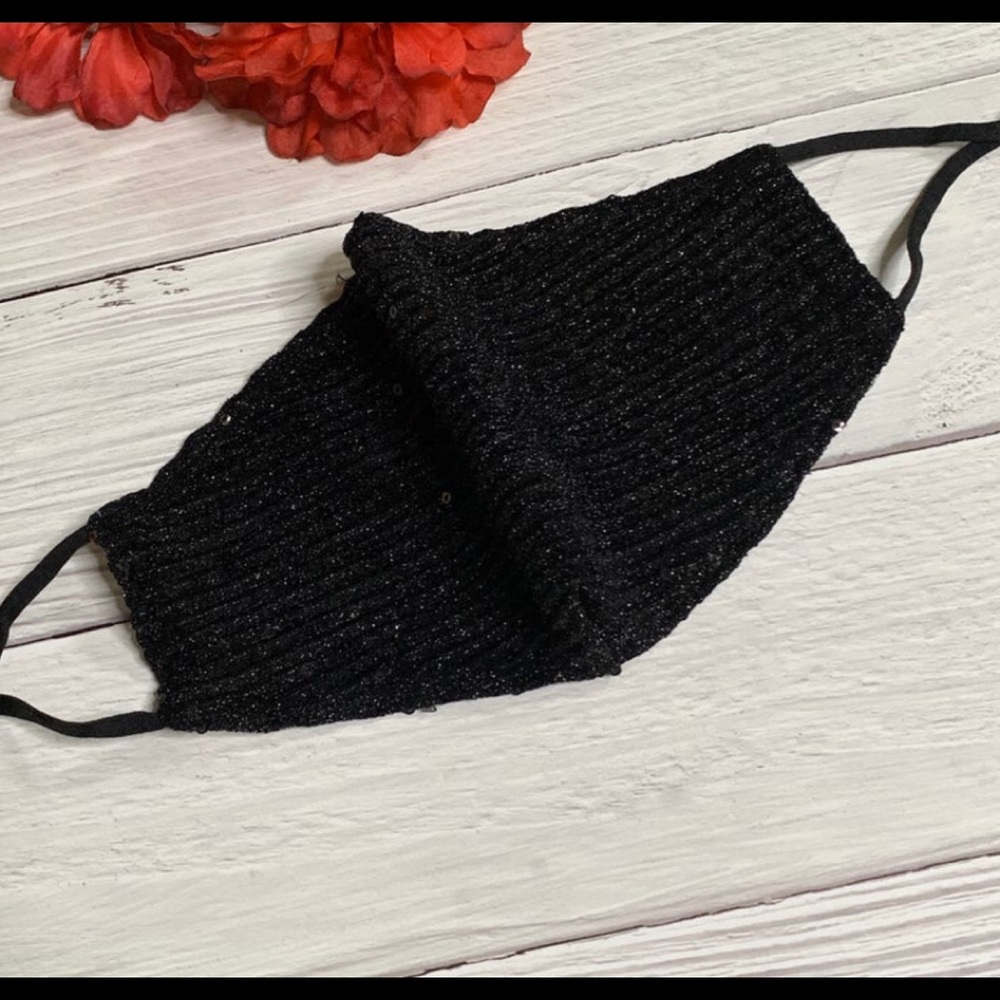😷 Adjustable Black Sequin Face Mask